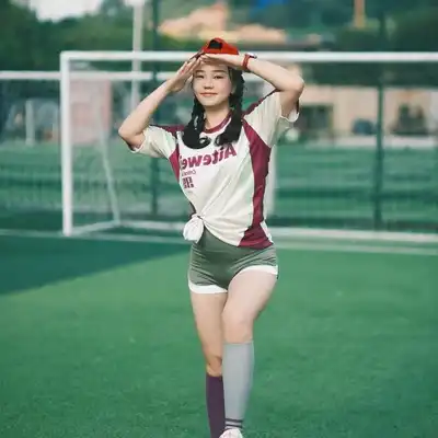 秦坤诗